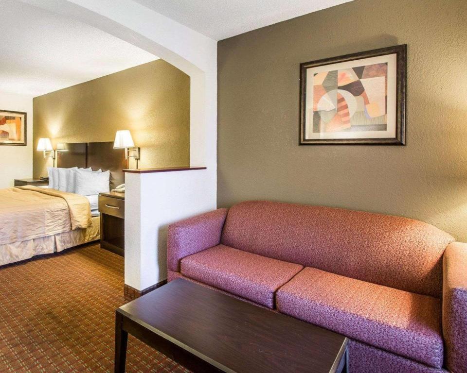 Quality Inn & Suites Near Panama City Beach Exteriör bild