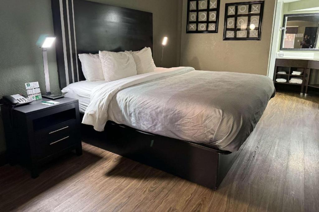 Quality Inn & Suites Near Panama City Beach Exteriör bild