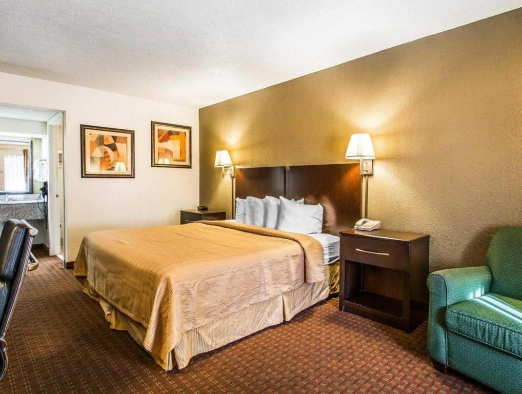 Quality Inn & Suites Near Panama City Beach Exteriör bild