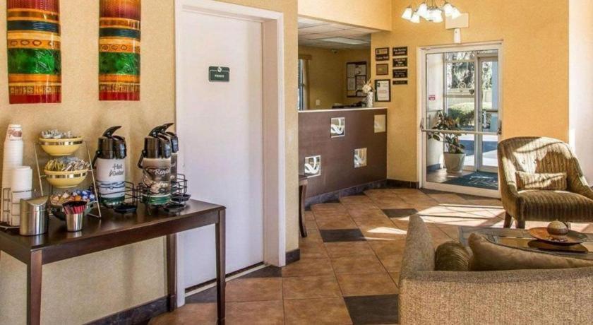 Quality Inn & Suites Near Panama City Beach Exteriör bild