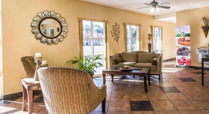 Quality Inn & Suites Near Panama City Beach Exteriör bild