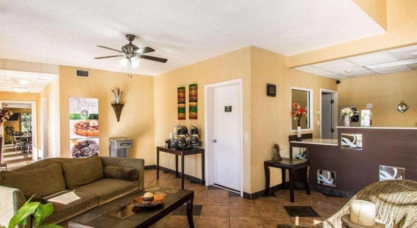 Quality Inn & Suites Near Panama City Beach Exteriör bild