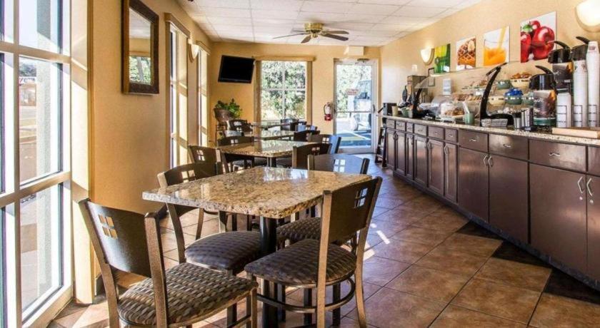 Quality Inn & Suites Near Panama City Beach Exteriör bild