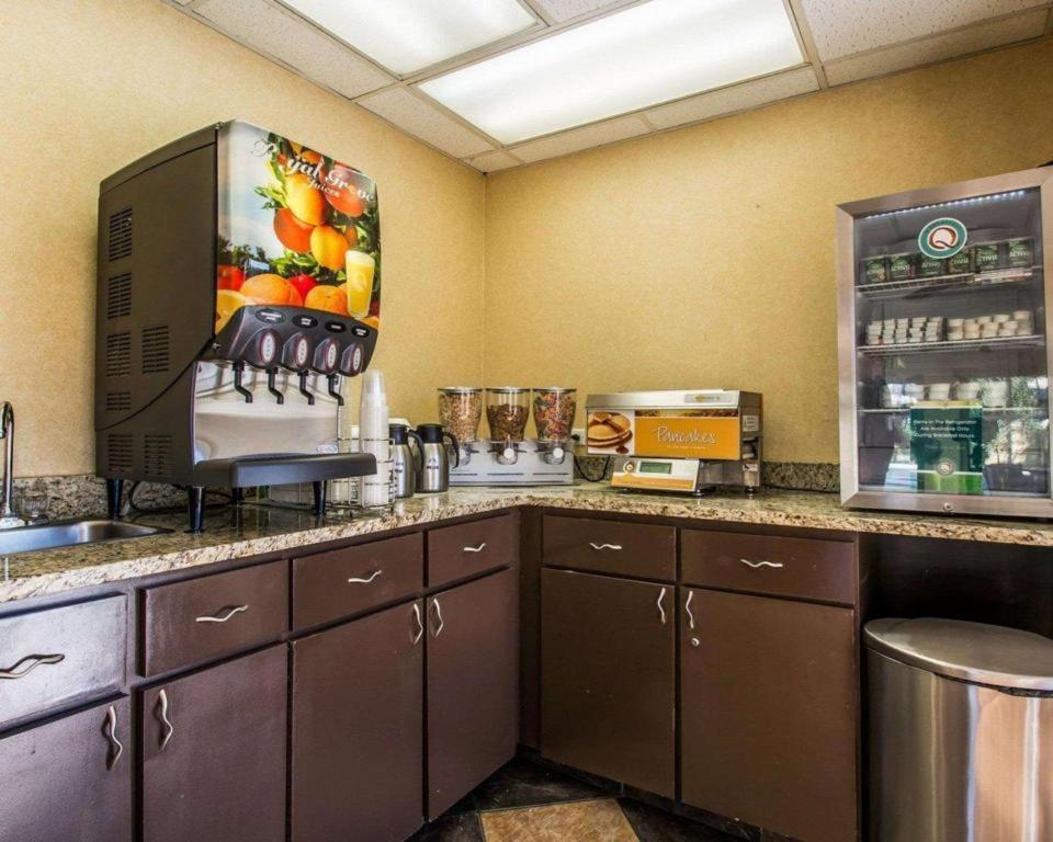 Quality Inn & Suites Near Panama City Beach Exteriör bild